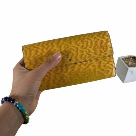 Authentic Louis Vuitton Wallet Long Portefeiulle Sarah Epi Yellow LV Vintage - Picture 6 of 12